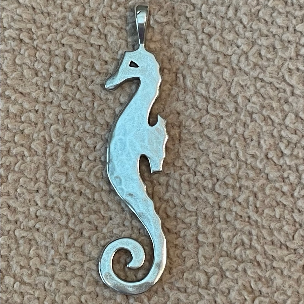 EUC James Avery Seahorse Pendant Sterling Silver